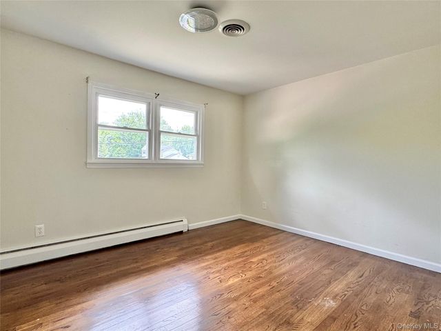 42 Merriewold Lane N, Monroe, NY 10950