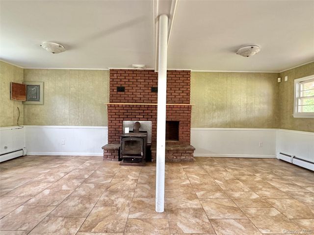 42 Merriewold Lane N, Monroe, NY 10950