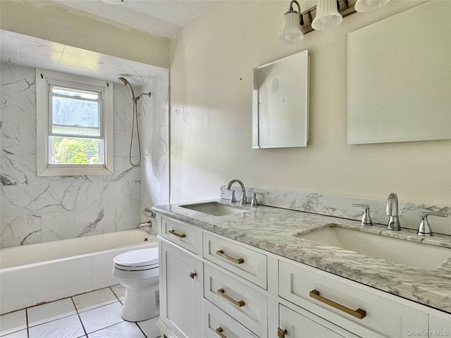 42 Merriewold Lane N, Monroe, NY 10950