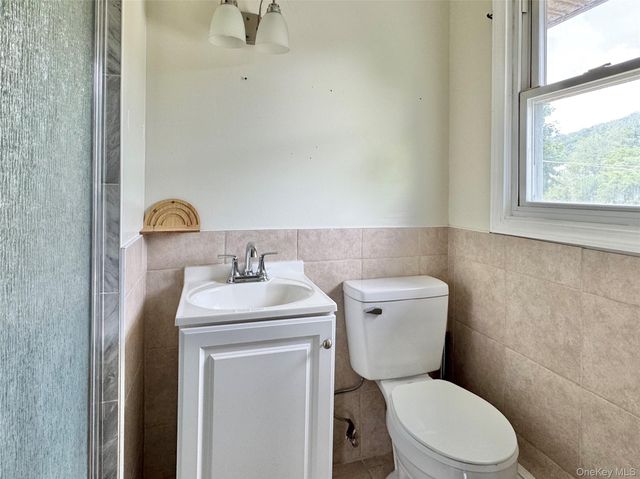42 Merriewold Lane N, Monroe, NY 10950