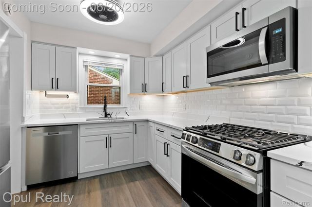 11441 Brookfield Street, Livonia, MI 48150