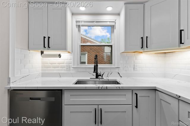 11441 Brookfield Street, Livonia, MI 48150