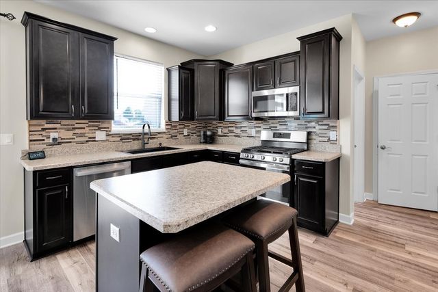 503 Sutton Street, Yorkville, IL 60560