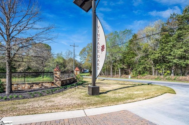 5 Vintage Oaks Way, Simpsonville, SC 29681
