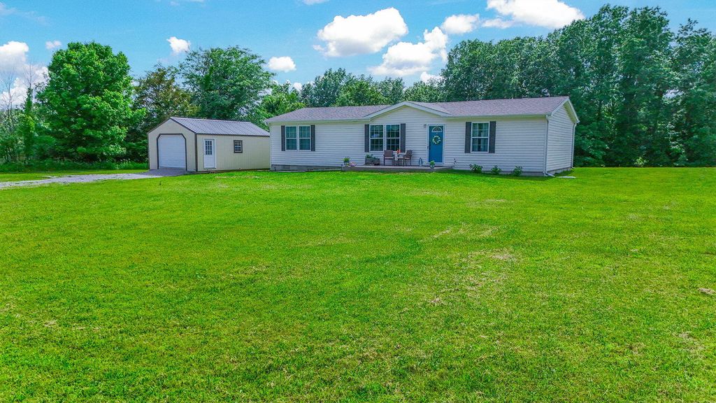 7457 E MT ZION CHURCH RD, Hallsville, MO 65255