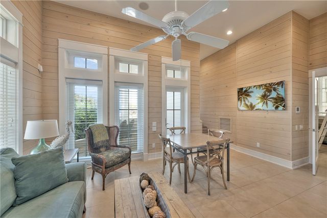 220 Seaside Dr, Port Aransas, TX 78373