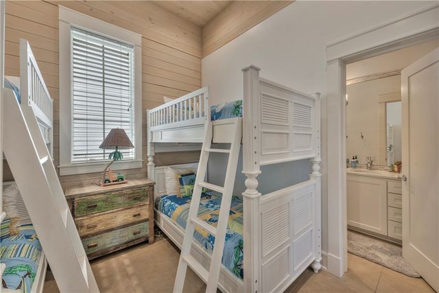 220 Seaside Dr, Port Aransas, TX 78373