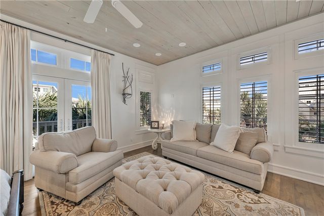 220 Seaside Dr, Port Aransas, TX 78373