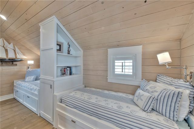 220 Seaside Dr, Port Aransas, TX 78373