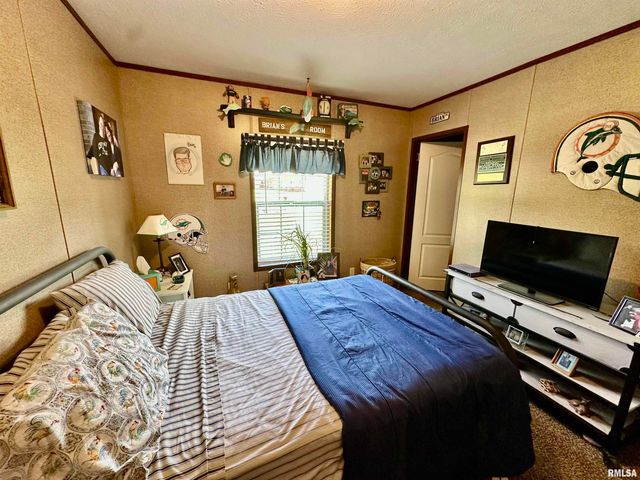 1409 W 5TH Street, West Frankfort, IL 62896