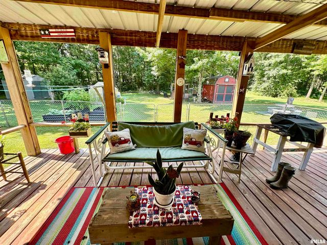 1409 W 5TH Street, West Frankfort, IL 62896