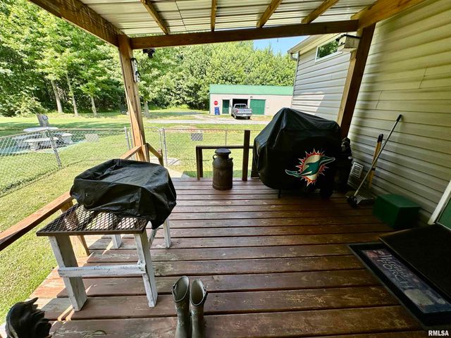 1409 W 5TH Street, West Frankfort, IL 62896