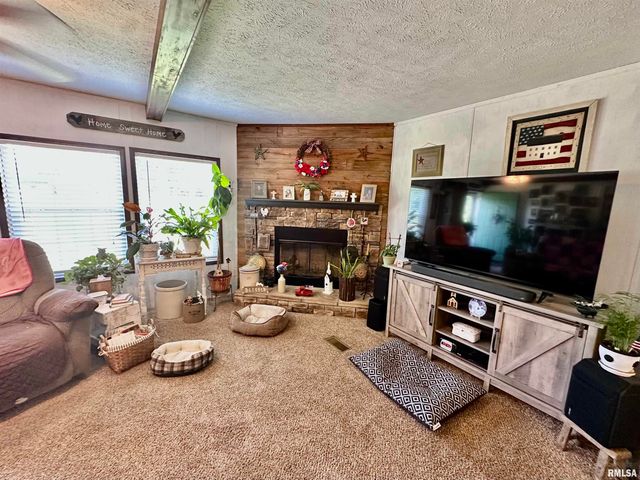 1409 W 5TH Street, West Frankfort, IL 62896