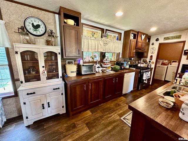 1409 W 5TH Street, West Frankfort, IL 62896