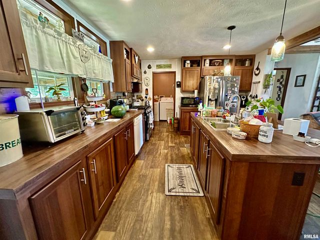 1409 W 5TH Street, West Frankfort, IL 62896