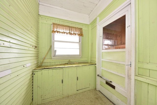 451 W Kilbourn AVENUE, West Bend, WI 53095