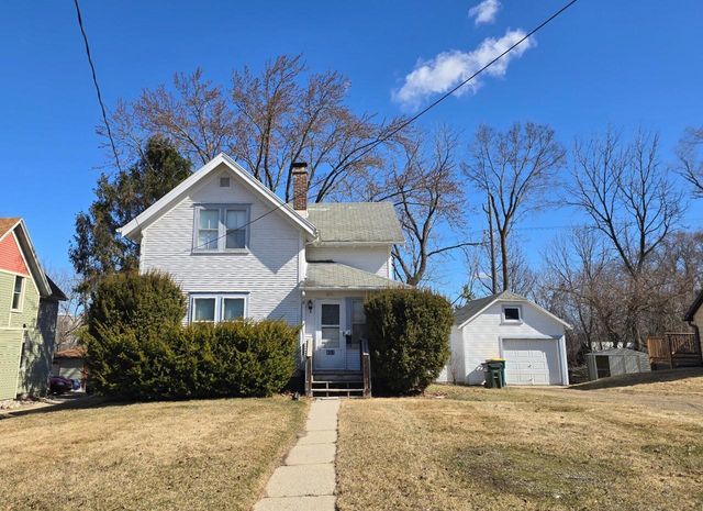 451 W Kilbourn AVENUE, West Bend, WI 53095