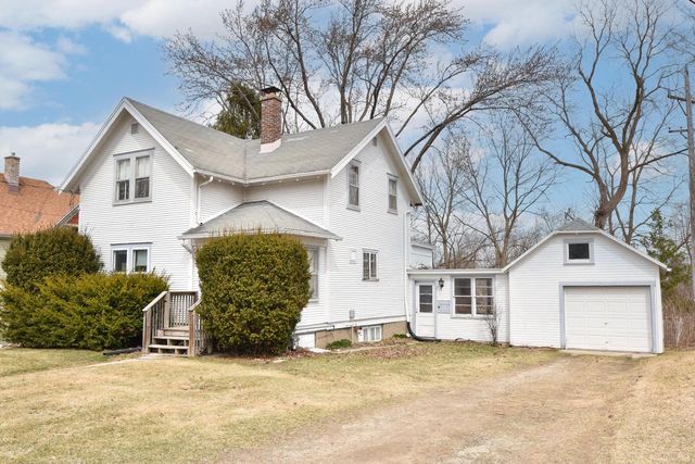 451 W Kilbourn AVENUE, West Bend, WI 53095