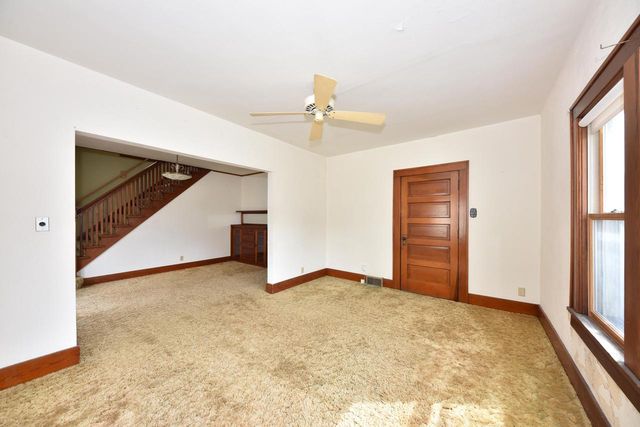 451 W Kilbourn AVENUE, West Bend, WI 53095