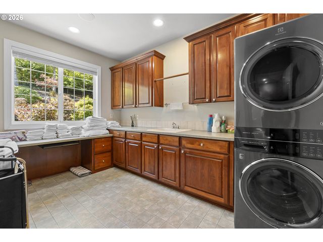 4306 Se AUGUSTA Loop, Gresham, OR 97080
