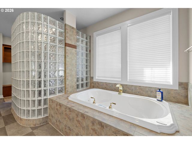 4306 Se AUGUSTA Loop, Gresham, OR 97080