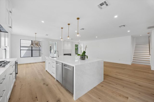 4714 W Alabama Street, Houston, TX 77027