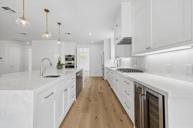 4714 W Alabama Street, Houston, TX 77027