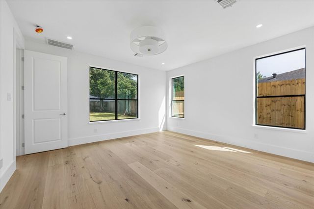 4714 W Alabama Street, Houston, TX 77027