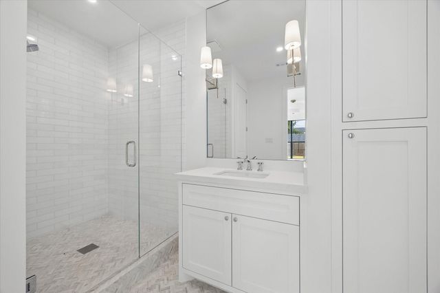 4714 W Alabama Street, Houston, TX 77027