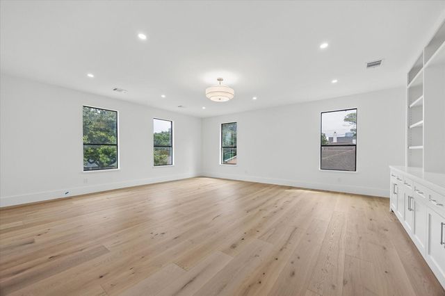 4714 W Alabama Street, Houston, TX 77027