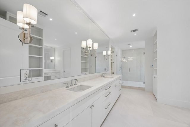 4714 W Alabama Street, Houston, TX 77027