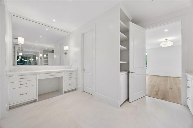 4714 W Alabama Street, Houston, TX 77027