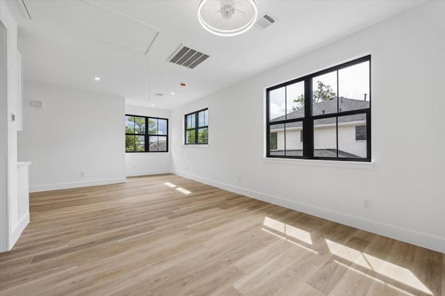 4714 W Alabama Street, Houston, TX 77027