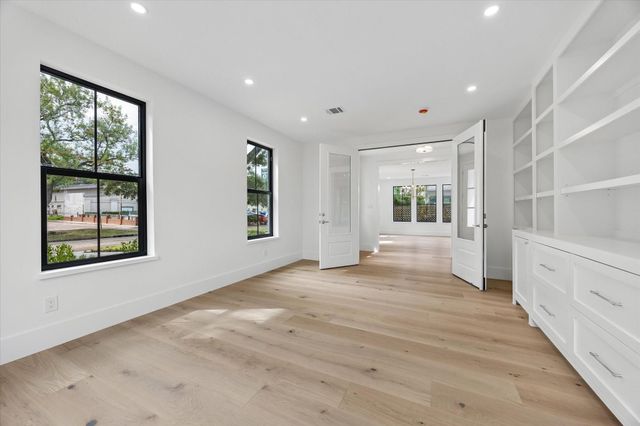 4714 W Alabama Street, Houston, TX 77027