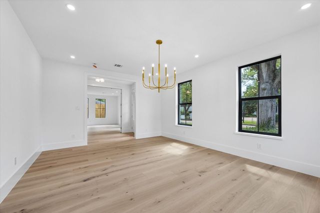 4714 W Alabama Street, Houston, TX 77027