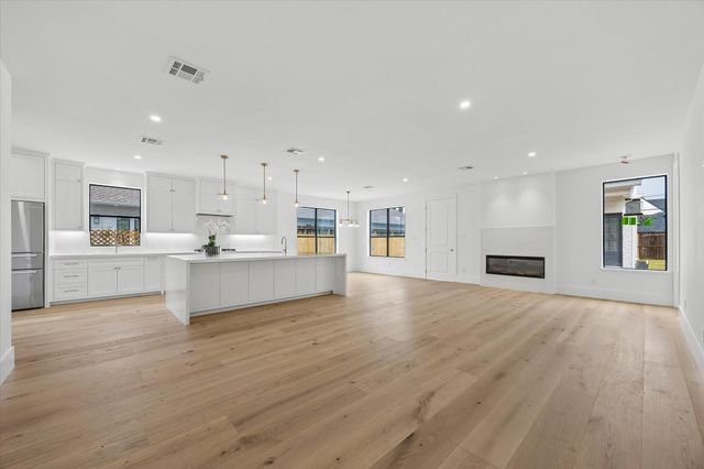 4714 W Alabama Street, Houston, TX 77027