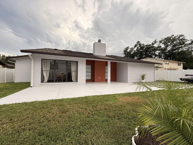 4717 DEERWALK AVENUE, Tampa, FL 33624