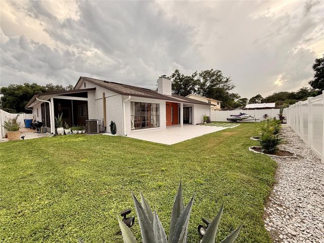 4717 DEERWALK AVENUE, Tampa, FL 33624