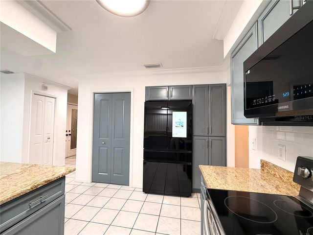 4717 DEERWALK AVENUE, Tampa, FL 33624