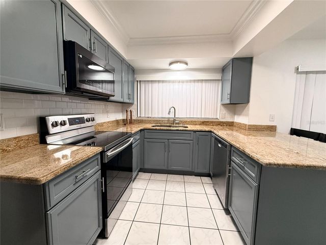 4717 DEERWALK AVENUE, Tampa, FL 33624