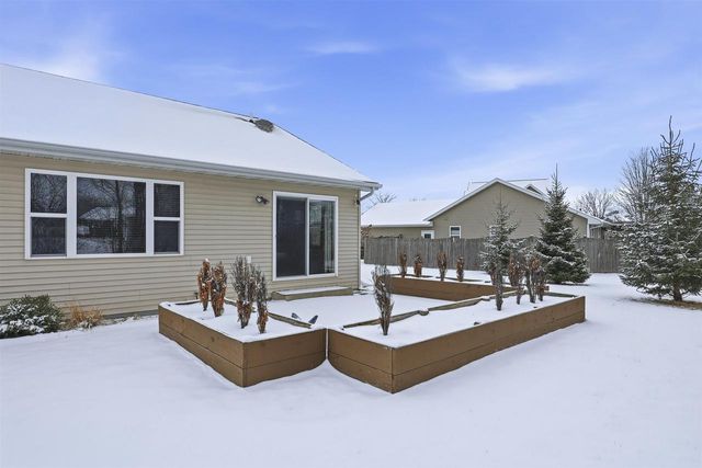 2627 MARATHON AVENUE, Neenah, WI 54956