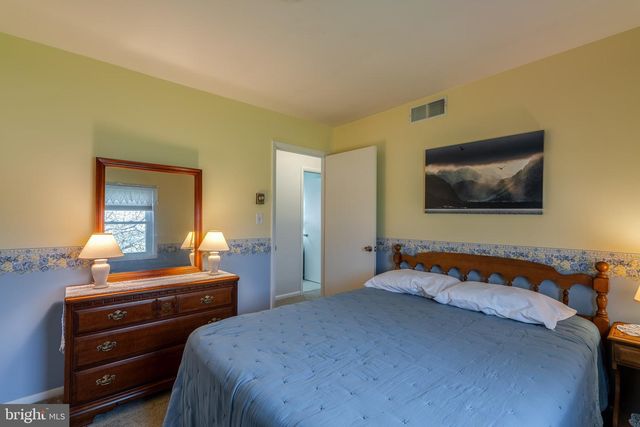 7987 ELIZABETHTOWN RD, Elizabethtown, PA 17022