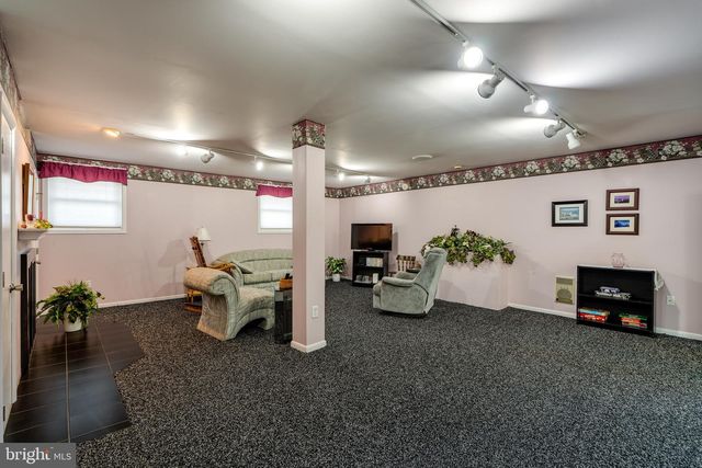 7987 ELIZABETHTOWN RD, Elizabethtown, PA 17022