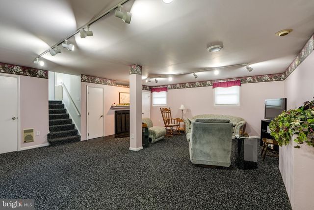 7987 ELIZABETHTOWN RD, Elizabethtown, PA 17022