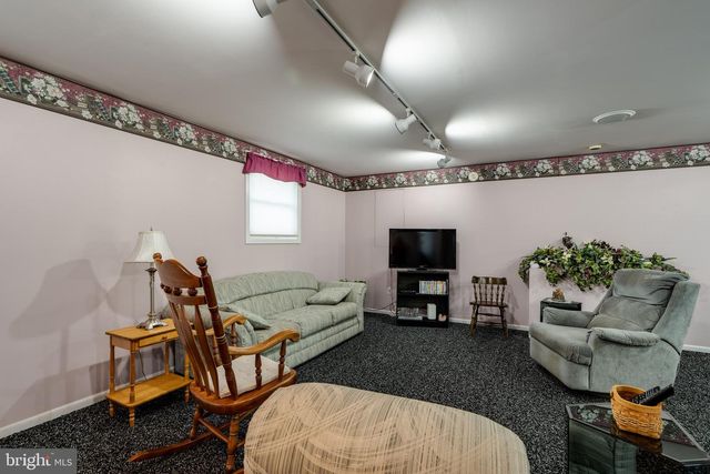 7987 ELIZABETHTOWN RD, Elizabethtown, PA 17022