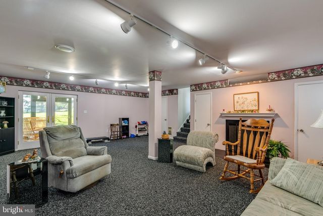 7987 ELIZABETHTOWN RD, Elizabethtown, PA 17022