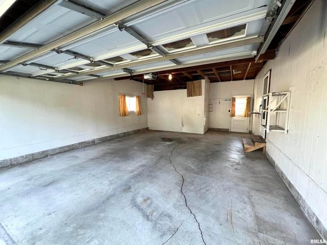 207 PATRICIA Lane, West Frankfort, IL 62896