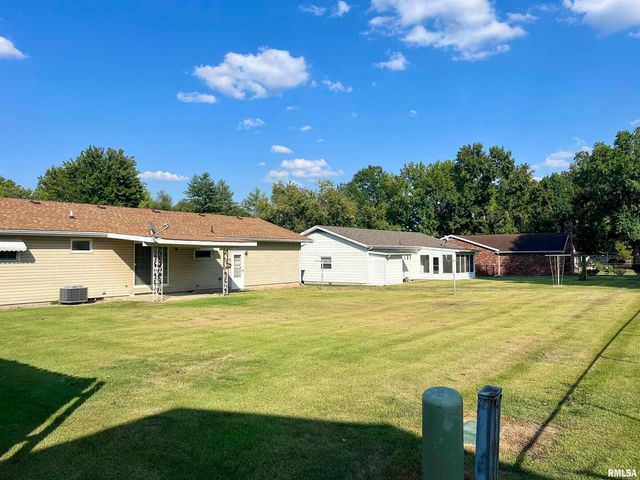 207 PATRICIA Lane, West Frankfort, IL 62896