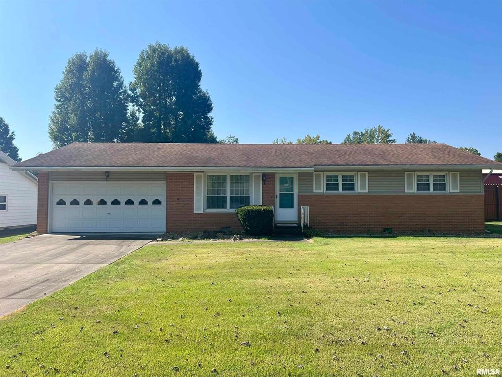 207 PATRICIA Lane, West Frankfort, IL 62896