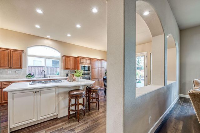 2820 Serena Avenue, Clovis, CA 93619